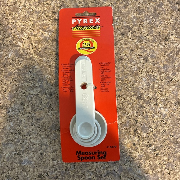 Vintage Pyrex Accessories Measuring Spoon Set 16379 - Picture 4 of 10